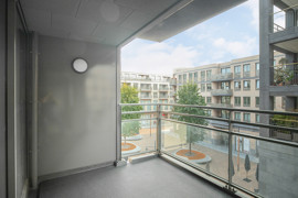 13-balkon-met-uitzicht-plein.jpg