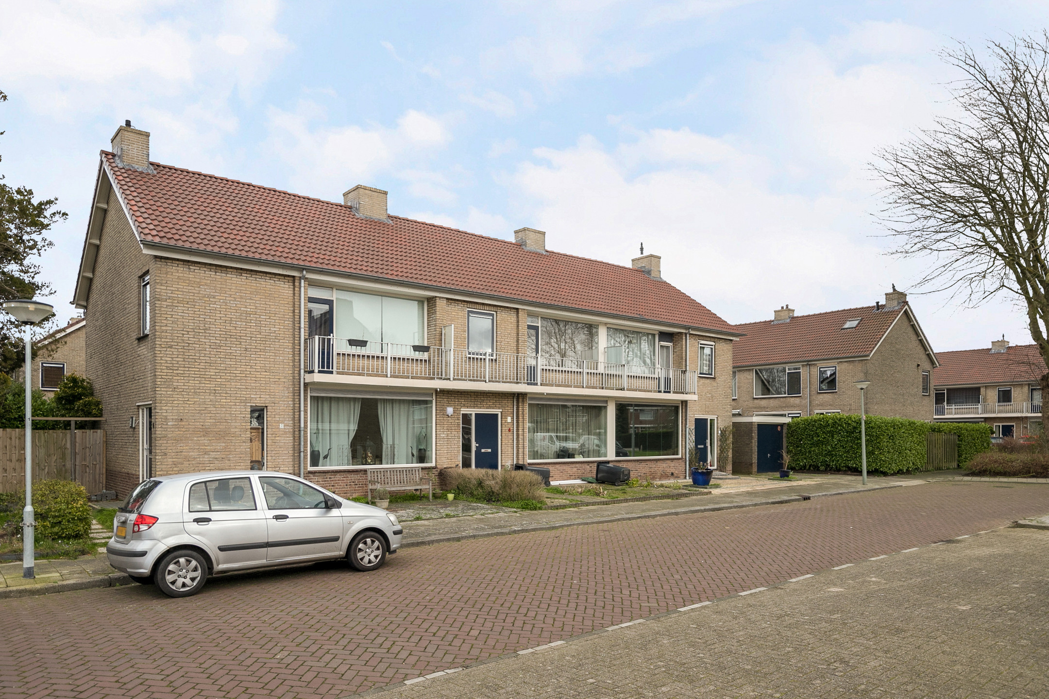 Bekijk foto 1/3 van house in Dordrecht