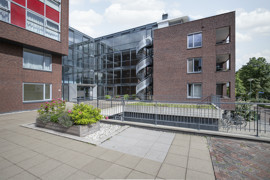03.jpg